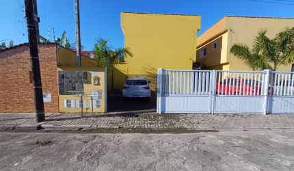 Casa em Condomínio à Venda em Suarão, Itanhaém-SP: 2 quartos, 2 suítes, 1 sala, 1 vaga de garagem, 93 m².
