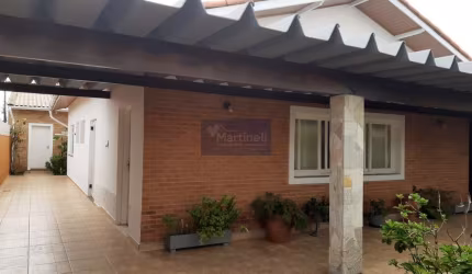 Casa à venda em Itanhaém-SP, Belas Artes: 3 quartos, 1 suíte, 2 salas, 2 vagas, 224m². Imperdível!