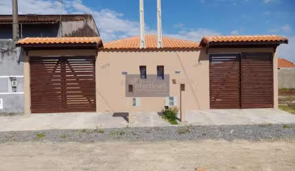 Casa com 2 quartos à venda no Bopiranga, Itanhaém  por R$ 245.000