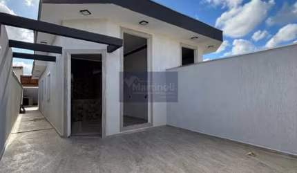 Imperdível oportunidade de casa à venda em Itanhaém-SP, no bairro Tupy: 2 quartos, 1 suíte, 1 sala, 2 banheiros, 2 vagas de garagem, 72m²!