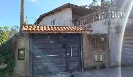 Impecável casa à venda em Itanhaém-SP, Jardim das Palmeiras: 3 quartos, 2 suítes, 10 vagas, 160m². Venha conferir!