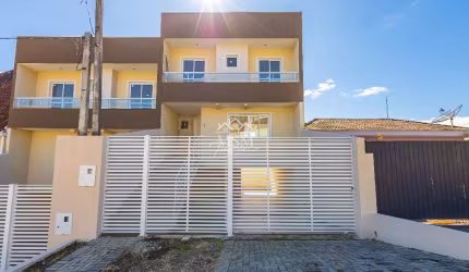 Sobrado NOVO e ENSOLARADO no coração do bairro Pilarzinho!