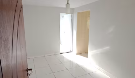 Apartamento barato no José Bonifácio!