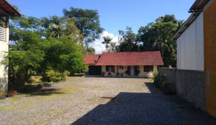 Terreno de Frente para Rua Dr. Blumenau - 1700m² - Indaial - Encano