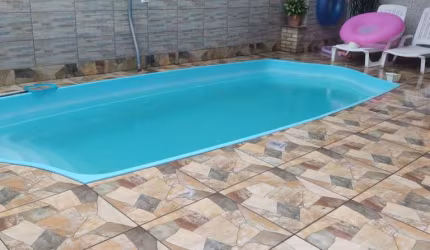 Prédio com 3 pisos em corredor de serviços - Bairro Tapajós Indaial