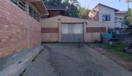 Ótimo imóvel Comercial / Residencial no Badenfurt