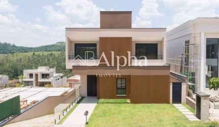 Casa à venda no Residencial Itahye em Santana de Parnaíba - SP