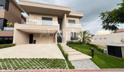 Casa à venda no Condomínio Itahyê em Santana de Parnaíba - SP