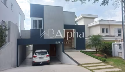Casa à venda no Condomínio New Ville em Santana de Parnaíba - SP