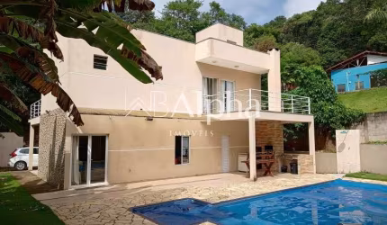 Casa a venda no Residencial Santa Helena 1 em Santana de Parnaíba - SP
