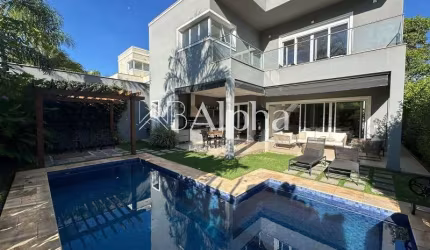 Casa a venda no Condomínio Itahyê em Santana de Parnaíba - SP