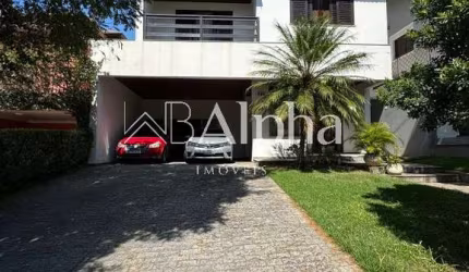 Casa a venda/locação no Condomínio Morada dos Pinheiros em Aldeia da Serra - SP
