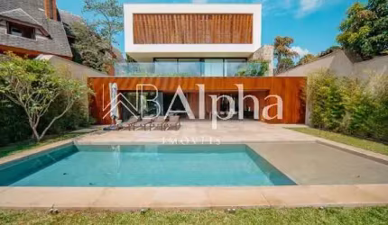 Casa a venda no Residencial Alphaville 0 em Barueri - SP