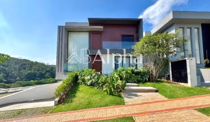 Casa mobiliada a venda no Condomínio Itahyê em Santana de Parnaíba - SP
