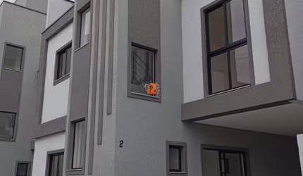 Casa com 3 quartos à venda na Rua Estanislau Krowinski, 63, Novo Mundo, Curitiba por R$ 650.000