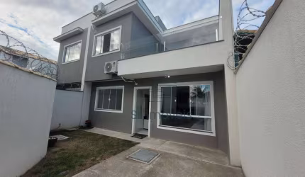 Casa à venda, 117 m² por R$ 530.000,00 - Village Rio das Ostras - Rio das Ostras/RJ
