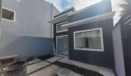 Casa com 2 dormitórios à venda, 65 m² por R$ 320.000 - Jardim Mariléa - Rio das Ostras/RJ