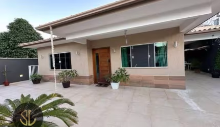 Casa com 4 dormitórios à venda, 320 m² por R$ 1.650.000 - Costa Azul - Rio das Ostras/RJ