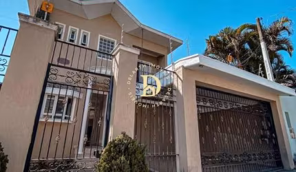 Sobrado - Jacareí - Bairro Villa Branca - 4 dormitórios (4 suítes)  239 m²