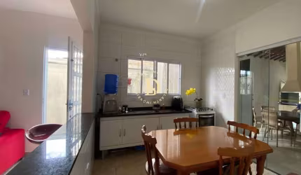 Casa - Parque Industrial - 2 dormitórios -  150m²  - ACEITA PERMUTA