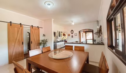 Casa no condomínio Mirante do Vale - Jacareí - 4 Dormitórios (2 suítes) - 315m²