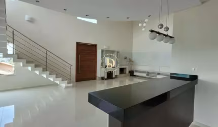 Casa - Condomínio Vale dos Lagos - Jacareí - SP - 3 Dormitórios (2 Suítes) - 305