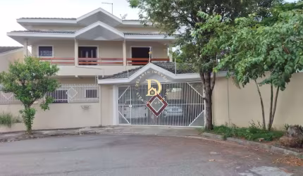 Sobrado - Residencial Santa Paula - Jacareí SP - 4 Dormitórios ( 3 Suítes ) 220