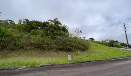 ÓTIMO TERRENO EM CONDOMÍNIO FECHADO COM VISTA MAR  - TE1041