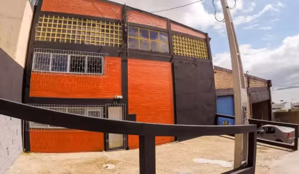 ÓTIMO GALPÃO COM 474m² NA SERRARIA DO LADO DA BR. - GA1176