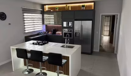 Excelente casa de 3 dormitórios e 2 suítes no bairro Serraria - São José. - CA1350