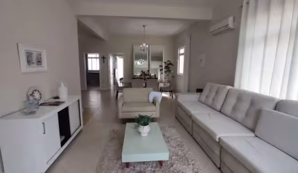 CASA COM 4 SUÍTES NO BALNEARIO DO ESTREITO - CA1564