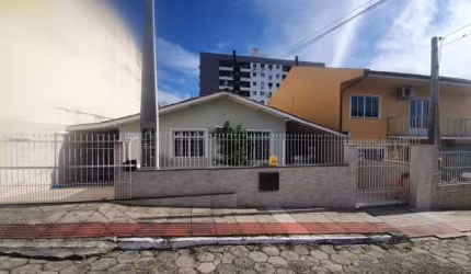 AMPLA CASA NO BAIRRO IPIRANGA - AP678