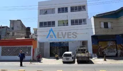 Prédio Misto de 4 pavimentos com loja no térreo