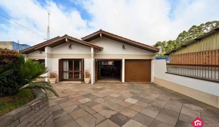 Casa para Venda - 135.06m², 3 dormitórios, sendo 1 suites, 2 vagas - Floresta
