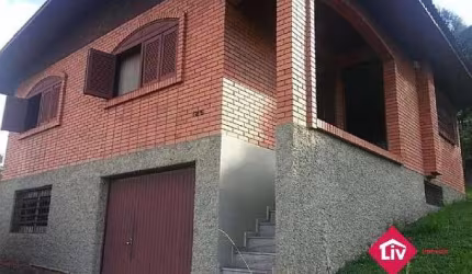 Casa para Venda - 200m², 3 dormitórios, 2 vagas - Pioneiro