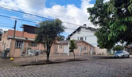 Sobrado para Venda - 80m², 2 dormitórios, 2 vagas - Nossa Senhora da Saúde