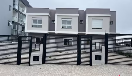 Casa com 3 quartos à venda na Rua Angelo Frare, 431, São Luiz, Caxias do Sul por R$ 590.000