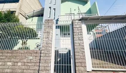 Casa com 4 quartos à venda na Rua Cabo-Polícia Militar Almir Farias da Costa, 38, Cinqüentenário, Caxias do Sul por R$ 750.000
