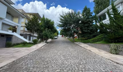 Terreno em condomínio fechado à venda na Rua Fernão Dias, 550, Sagrada Família, Caxias do Sul por R$ 680.000