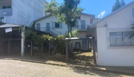 Terreno à venda na Avenida São João, 116, Madureira, Caxias do Sul por R$ 1.200.000