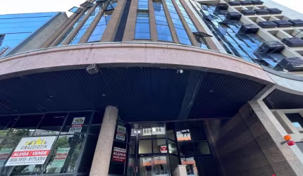 Sala comercial à venda na Rua Borges de Medeiros, 677, Centro, Caxias do Sul por R$ 200.000