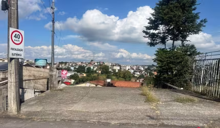 Terreno à venda na Avenida Benjamin Custódio de Oliveira, 138, Charqueadas, Caxias do Sul por R$ 300.000