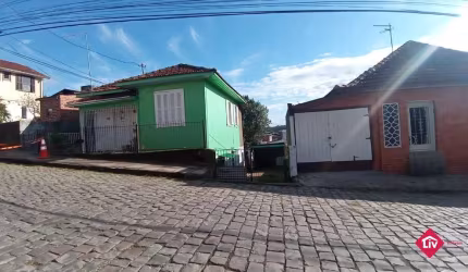 Casa para Venda - 140m², 3 dormitórios, 2 vagas - Sagrada Família