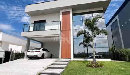 Casa Luxuosa em Condomínio em Santa Regina