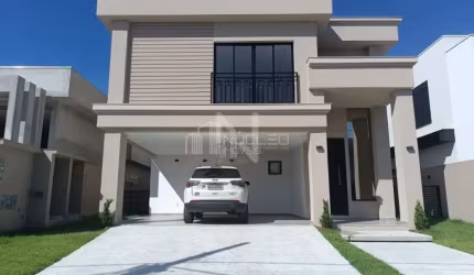 Casa Espetacular em Condomínio em Santa Regina