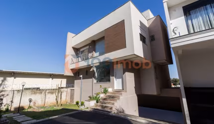 Casa em condomínio 4 quartos (sendo 2 suítes) com vista da cidade e muita privacidade