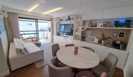 APARTAMENTO SEMIMOBILIADO COM 3 QUARTOS 1 SUÍTE E 1 VAGA DE GARAGEM NO BAIRRO BALNEÁRIO EM FLORIANÓPOLIS
