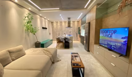 STUDIO MOBILIADO COM 1 QUARTO NO CENTRO DE FLORIANÓPOLIS/SC.