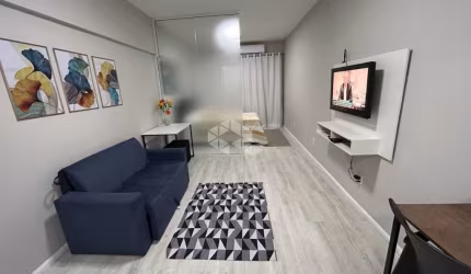 STUDIO MOBILIADO COM 32,68 m² PRIVATIVOS NO CENTRO DE FLORIANÓPOLIS/SC