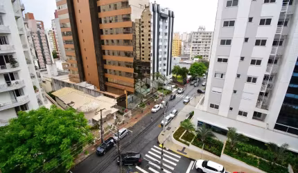 APARTAMENTO SEMIMOBILIADO COM 4 QUARTOS SENDO 1 SUÍTE 2 VAGAS DE GARAGEM NO CENTRO DE FLORIANÓPOLIS/SC